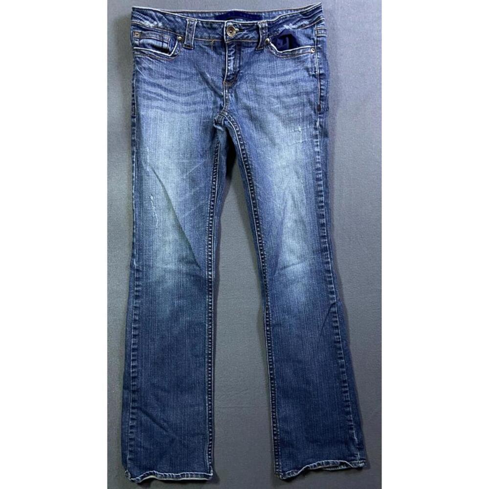 Refuge Jeans Womens 9L Blue Low-Rise Bootcut Denim Pants 31"w 32" ins Distressed